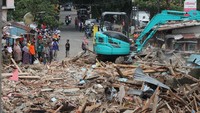 Dari total rumah yang dilakukan penertiban sebanyak 14 pemilik rumah telah sepakat dan bersedia untuk meninggalkan lokasi, serta menerima uang bongkar sebesar 250 ribu per meter persegi. Sementara itu, 12 pemakai lahan masih bersikeras mempertahankan dan tidak mau meninggalkan lokasi. Foto: Dok. PT KAI