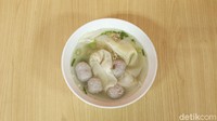 Untuk area pengunjungnya sangat luas, ada di lantai 1 dan di lantai 2. Kepada detikcom, anak dari pemilik kedai bakso ini mengatakan bahwa Mie Bakso Laksana sudah berdiri sejak tahun 1970-an.