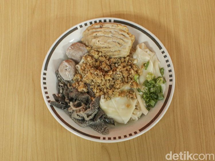 Setengah Abad Lezatnya Mie Baso Laksana Tasik