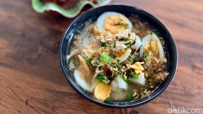 Sluurp! Gurih Segar Soto Banjar yang Diracik Pakai Resep Warisan