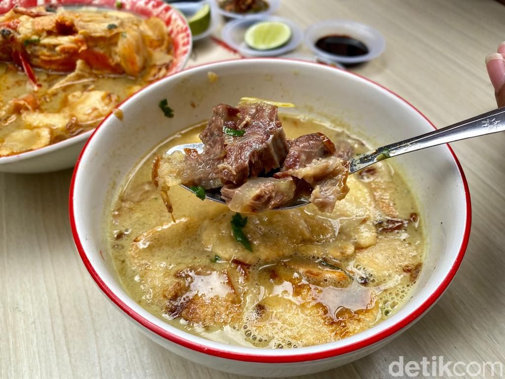 Mantap Betul! Soto Medan Ini Berisi Udang Windu dan Galah Jumbo