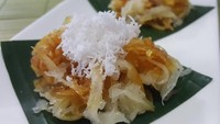 Camilan khas Jawa ini juga bisa jadi ide camilan murah meriah dan enak. Sawut singkong berbahan utama singkong, gula merah, dan kelapa. Tekstur singkong yang empuk berpadu enak dengan gula merah yang legit manis. Begini resep sawut singkong gula merah. Foto: detikfood