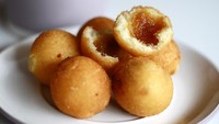 Masi berbahan singkong, inilah camilan murah meriah dan enak selanjutnya. Misro dibuat dari adonan singkong yang diisi lelehan gula merah. Membuatnya praktis, tinggal ikuti resep ini. Foto: iStock 