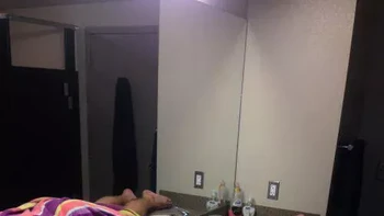 Makanya kalau masih ngantuk jangan langsung ke kamar mandi. Foto: (dok Live About).