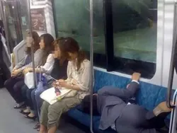 18 Foto Lucu Orang yang Ketiduran, Kalian Pernah Mengalaminya?