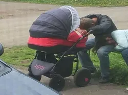 18 Foto Lucu Orang yang Ketiduran, Kalian Pernah Mengalaminya?