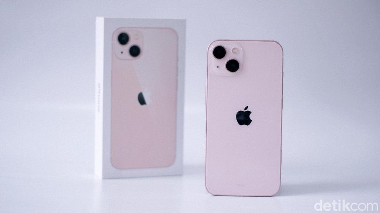 iPhone 13