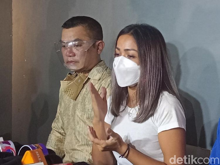 Nirina Zubir Bantah Tuduhan Riri Khasmita, termasuk soal Uang Rp 600 Juta