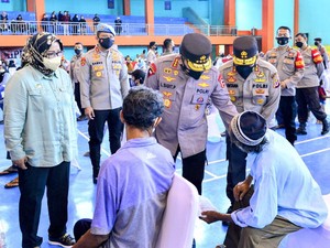 Cegah Corona Melonjak di Masa Nataru, Kapolri Gencarkan Akselerasi Vaksinasi