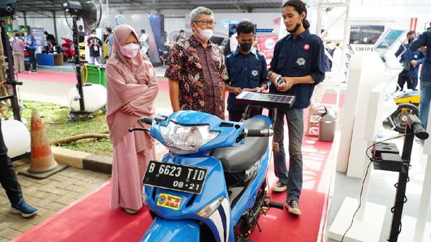 Koleksi kendaraan listrik kampus PLN mejeng di pameran IEMS 2021