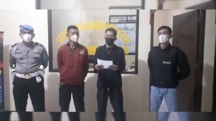 Penyebar video bohong teror gengster di Sukabumi serahkan diri ke polisi