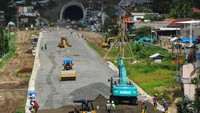 Kehadiran kereta cepat ini diharapkan dapat mempersingkat waktu tempuh perjalanan dari Jakarta menuju Bandung maupun sebaliknya.