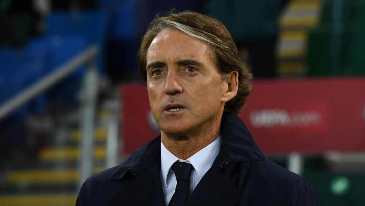 Pelatih Italia, Roberto Mancini, terkejut dengan hasil drawing playoff Piala Dunia 2022 (Foto: Getty Images/Claudio Villa)