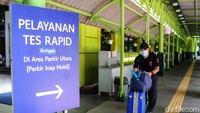 Menjelang libur Nataru, pemerintah memutuskan untuk menerapkan kebijakan PPKM Level 3. Adapun tujuannya adalah dengan membatasi mobilisasi masyarakat baik itu bagi mobil pribadi, pesawat, hingga kereta api, serta titik yang berpotensi menimbulkan kerumunan.