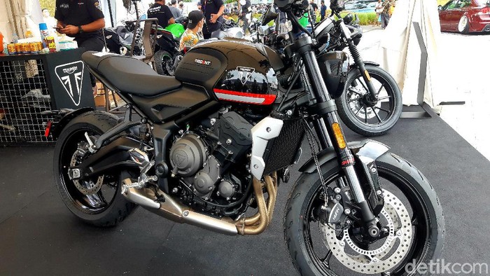 Trident 660