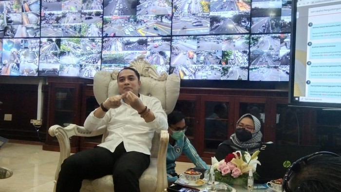 wali kota surabaya eri cahyadi