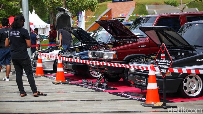Wow Keren, Mobil dan Motor Modifikasi Mejeng di Senayan Pameran otomotif Indonesia Automodified (IAM) x IIMS Motobike resmi bergulir di Senayan Park, Tanah Abang, Jakarta Pusat, Sabtu (27/11/2021). Acara yang akan berlangsung selama dua hari ini memamerkan Mobil, Modifikasi, dan Lifestyle Show terbesar di ASEAN, diantaranya Thailand, Singapura, dan Malaysia.