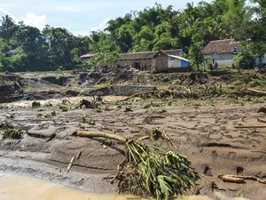 Bencana Terjang Jabar: Longsor Cimanggung hingga Banjir Bandang Garut