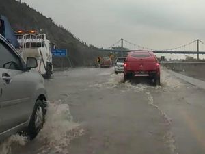 Banjir Tol Pandaan-Malang Tahun 2020 Akibat Luberan Irigasi