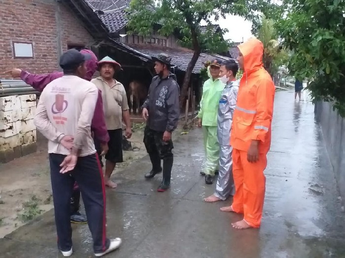 Jalanan pasca banjir surut, BPBD bantu warga dan asesmen korban