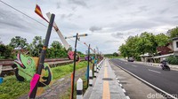 Kepala Dispar Kulon Progo, Joko Mursito,  menjelaskan Festival Pacak Sepuran ini diikuti oleh 14 kalurahan dan 1 kelurahan yang dilintasi jalur kereta. Warga masyarakat di sepanjang jalur itu secara swadaya menghias lingkungan rel bersama para seniman yang telah ditunjuk Dispar.  