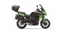 Kawasaki juga meluncurkan Versys 650 LT bagi konsumen yang senang touring jarak jauh. Untuk tipe ini hanya hadir kelir Metallic Spark Black/Metallic Flat Spark Black. Foto: Dok. Kawasaki