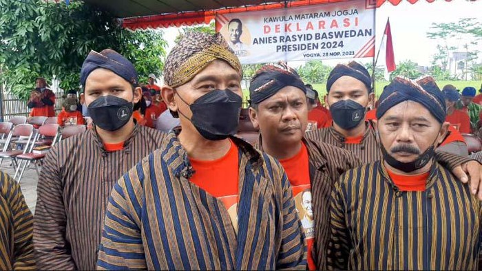 Dukungan untuk Anies Baswedan jadi Capres 2024 muncul dari Daerah Istimewa Yogyakarta. Dukungan itu disampaikan massa yang menamakan diri Kawula Mataram Jogja.
