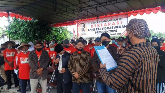 Kawula Mataram Jogja Dukung Anies Jadi Capres Dukungan untuk Anies Baswedan jadi Capres 2024 muncul dari Daerah Istimewa Yogyakarta. Dukungan itu disampaikan massa yang menamakan diri Kawula Mataram Jogja.