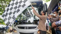 Pengoperasian biskita koridor 6 langsung diresmikan Wali Kota Bogor Bima Arya. Bersama istrinya Yane Ardian Archam dan juga warga lainnya, Bima menjajal trayek tersebut. 