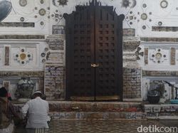 Tata Cara Ziarah Wali dan 9 Hal yang Harus Dihindari