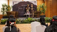 Mengusung tema Pesona Tenun Nusantara, acara ini untuk menjaga warisan nusantara khususnya tenun NTT dan Timor.