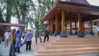 Upaya untuk menghilangkan stigma ritual seks di kawasan Kemukus, mendapatan sambutan positif dari pemerintah pusat. Melalui Kementerian Pariwisata dan Kementerian PUPR, menggelontorkan dana hingga Rp 48 miliar untuk penataan kawasan wisata Gunung Kemukus.