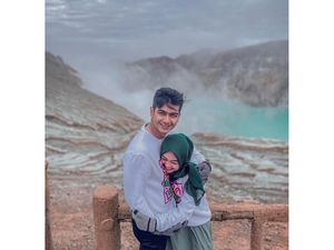 Nikmati Bulan Madu di Banyuwangi, Ria Ricis-Teuku Ryan ke Kawah Ijen-Djawatan