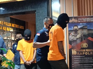 Begini Penampakan Dua Tersangka Kasus Pria Mutilasi di Bekasi