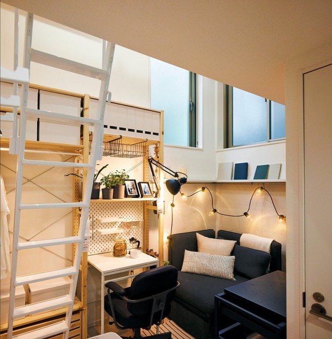 Apartemen dengan ukuran 10 meter per segi ini memiliki fasilitas selayaknya tempat tinggal pada umumnya. Mulai dari kamar mandi, dapur hingga mesin cuci di lantai satu dan ruang kosong di lantai dua yang bisa difungsikan sebagai kamar tidur. Foto: Instagram/@ikeajapan