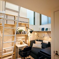 Apartemen dengan ukuran 10 meter per segi ini memiliki fasilitas selayaknya tempat tinggal pada umumnya. Mulai dari kamar mandi, dapur hingga mesin cuci di lantai satu dan ruang kosong di lantai dua yang bisa difungsikan sebagai kamar tidur. Foto: Instagram/@ikeajapan