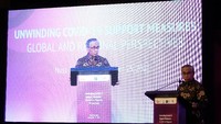 Seminar internasional yang digelar secara luring dan daring tersebut untuk memperoleh perspektif yang komprehensif secara global, regional maupun domestik mengenai normalisasi kebijakan terkait penanganan pandemi COVID-19 dan pemulihan ekonomi dalam rangkaian kegiatan HUT ke-10 OJK dan bagian dari jalan menuju KTT G20 di Indonesia pada tahun 2022.