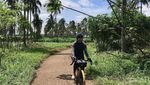 Serunya Bersepeda di Tepi Sungai Cisadane