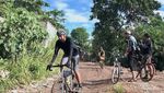Serunya Bersepeda di Tepi Sungai Cisadane