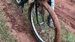 Serunya Bersepeda di Tepi Sungai Cisadane