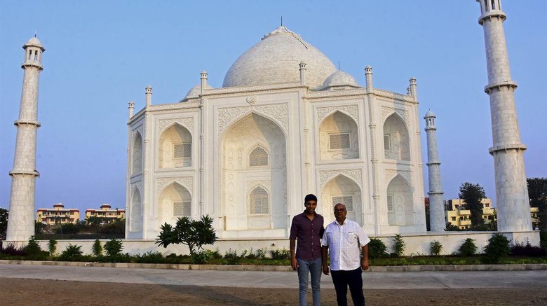 Taj Mahal versi KW di Burhanpur, India.