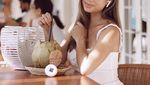 Tinggal di Bali, Jennifer Bachdim Jadi Penggemar Berat Es Kelapa Segar