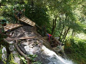 Begini Perjuangan Warga Pegunungan di Bali demi Mendapatkan Air Bersih