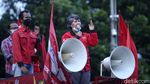 Puas Berorasi, Massa Buruh di Patung Kuda Jakarta Membubarkan Diri