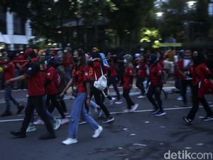Massa Demo Buruh Bubar, Arus Lalin Kembali Dibuka