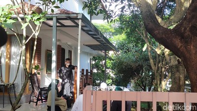 Potret Alvin Faiz Menangis Ditinggal Ameer Azzikra Selamanya