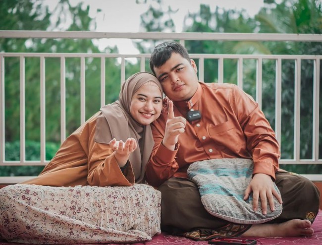 Inilah salah satu foto kebersamaan Nadzira dan Ameer Azzikra yang saat ini sudah tinggal kenangan. Dalam foto keduanya terlihat serasi bersama. Foto: Instagram/@ameer_azzikra