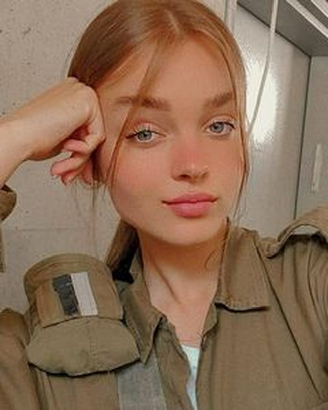 Ia pun pernah audisi untuk menjadi bagian dari proyek internasional Simon Fuller yang dinamakan Now United. Anna lalu terpilih untuk tergabung dalam band dengan personel dari berbagai belahan dunia, termasuk China, Korea, dan Filipina itu. Foto: Instagram @annazak12