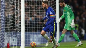 Foto: Jorginho Tebus Dosa, Cetak Gol Penalti Penyelamat Angka