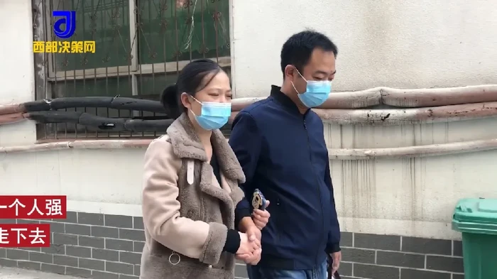 Chen Zhenfeng Chen Zhenfeng, pria asal China minta rujuk demi rawat istri yang sakit keras.